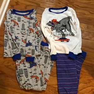 LIKE NEW Carter’s boys PJS-2 sets